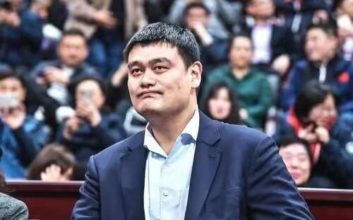 姚明回应杨瀚森是否会比自己打得更好：希望一代更比一代强