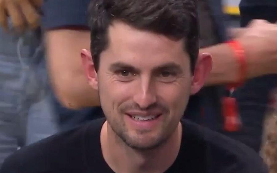 美媒晒照:科尔儿子新赛季升任勇士队助理教练一职