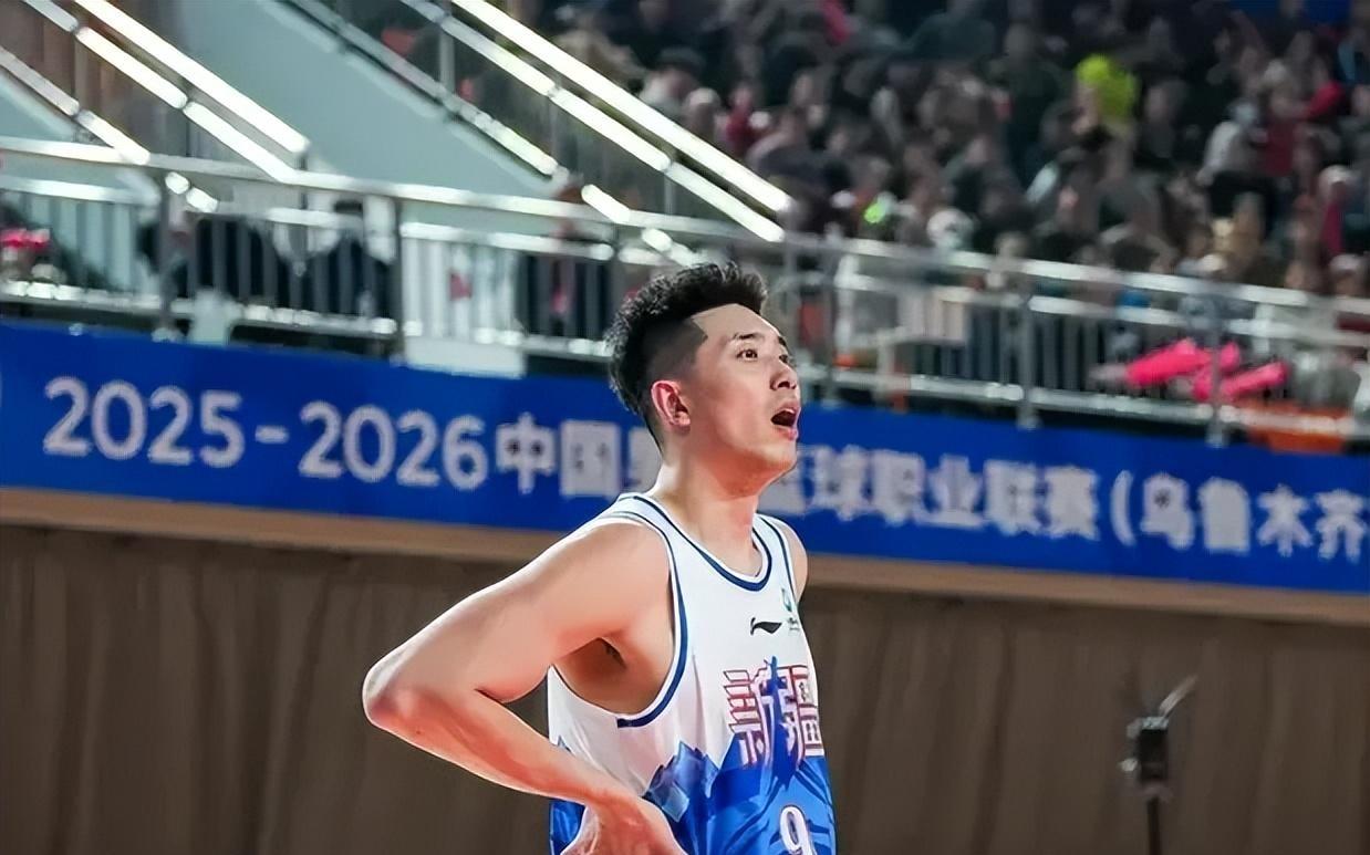 被格兰带队征服！明确末节阵容+盘活防守，冯傲吴冠希成最大赢家