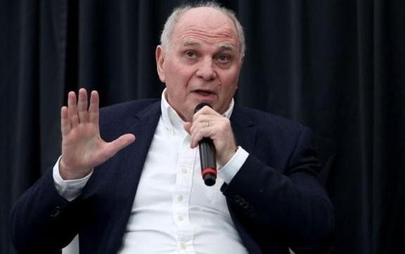 赫内斯：巴萨欠债，居然还能踢西甲