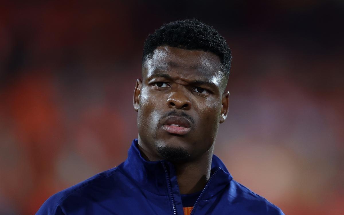 意媒:邓弗里斯的经纪人已换为巴拉特,为转会英超豪门做准备