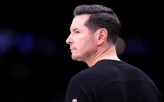 雷迪克：自詹姆斯回归后我们的进攻组织确实不够清晰