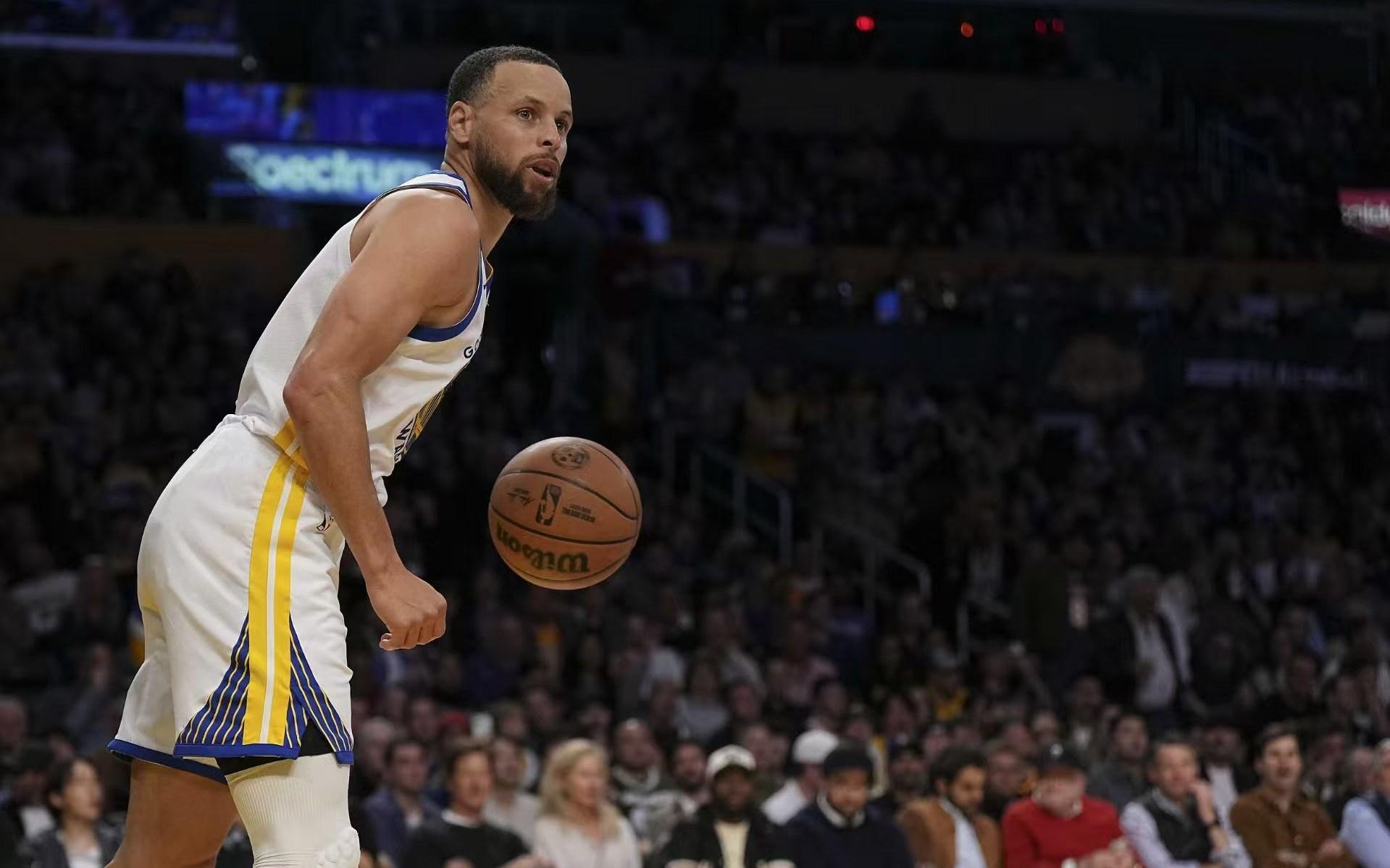 ESPN预测揭幕战:湖人赢球概率52.7%,勇士47.3%