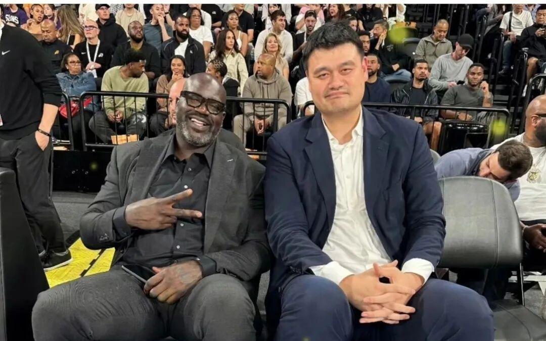 马云亲临现场观赛！NBA中国赛大佬云集
