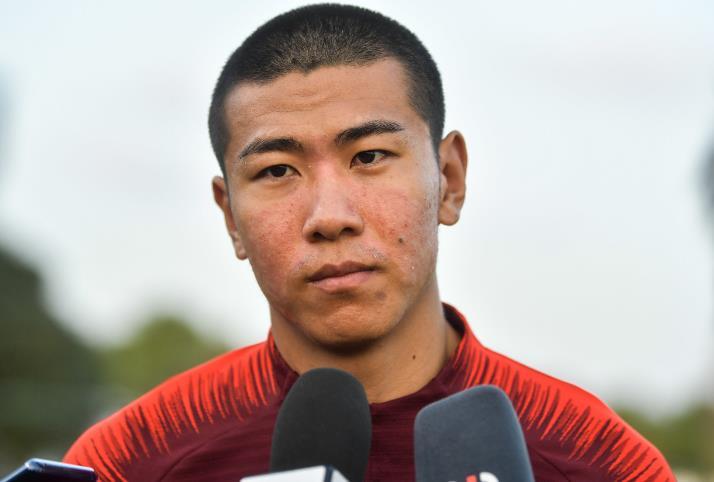 喜讯!武汉三镇功勋中卫正式官宣加盟巴乙升班马,未来将挑大梁