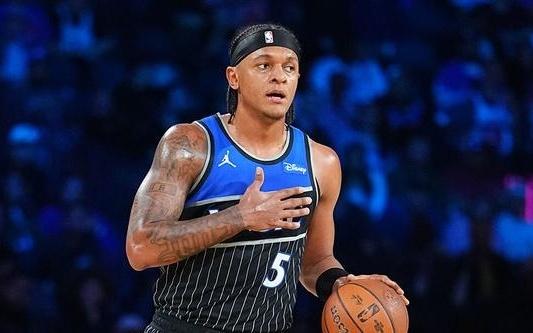 班凯罗：对三分球7投0中肯定不满意但一直在往更好的方向前进