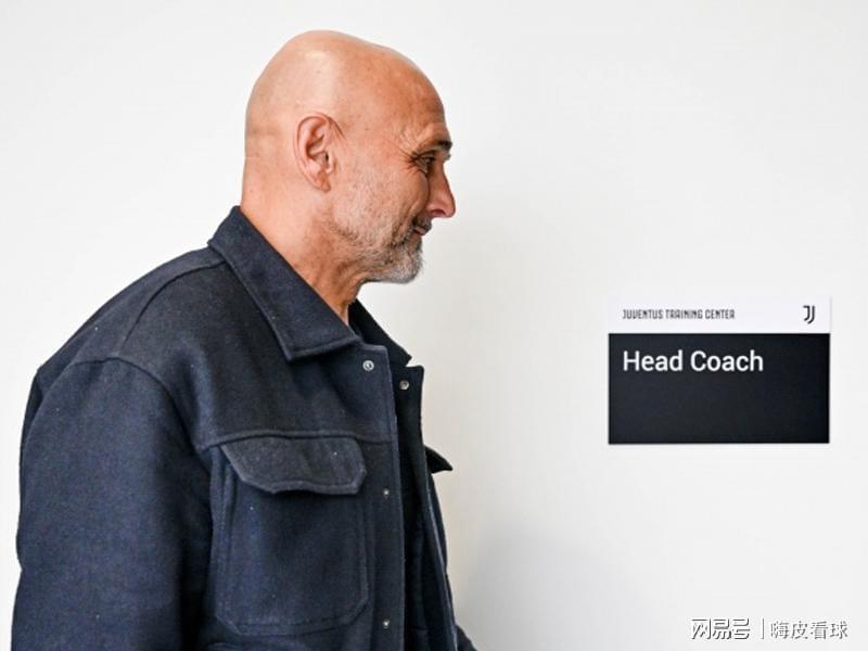 官宣!意大利前主帅找到新工作,曼联王朝的坍塌,再次重演