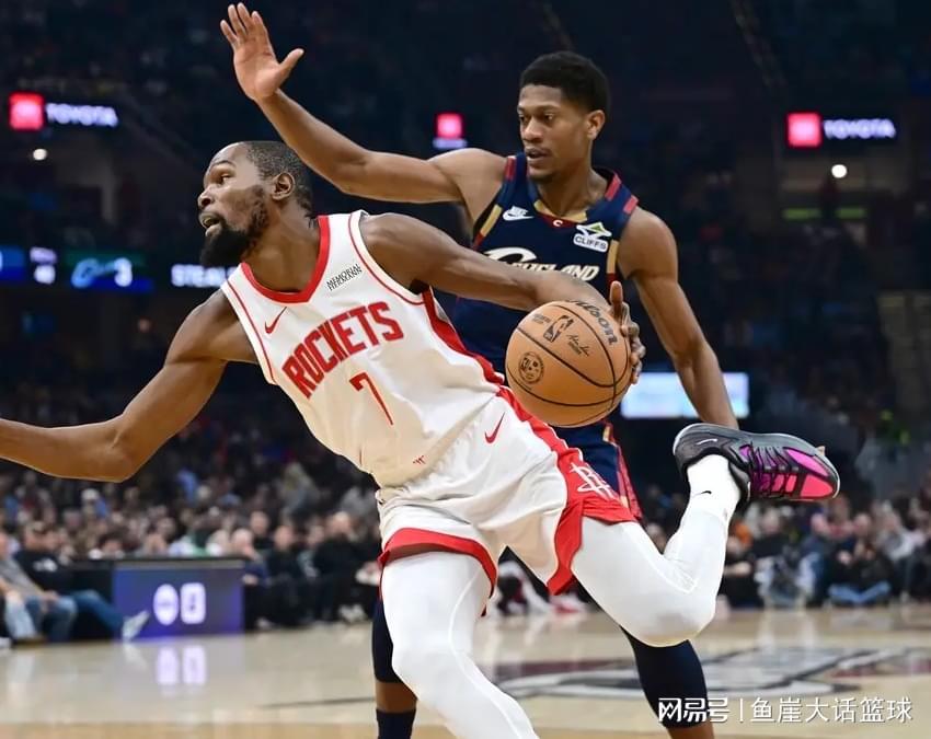 NBA最新排名!火箭能争西部第二,勇士躲过一劫,卫冕冠军独一档