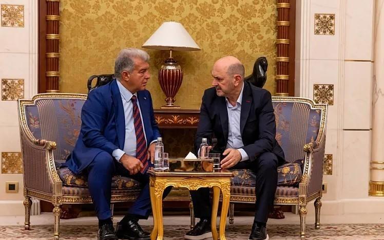 与西超杯参赛俱乐部会议第一站，西足协主席与拉波尔塔会面