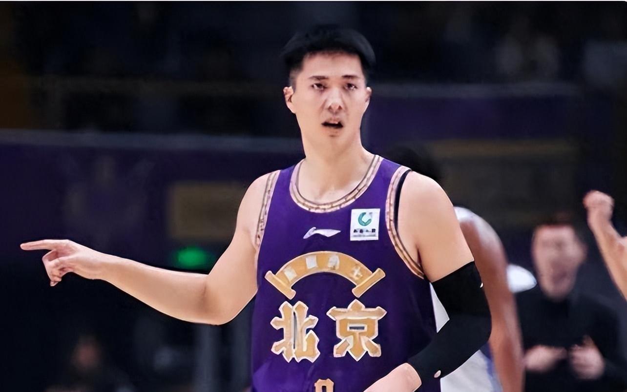 北控29分惨败，张庆鹏赛后批评队员，球迷：为啥输球全是球员责任