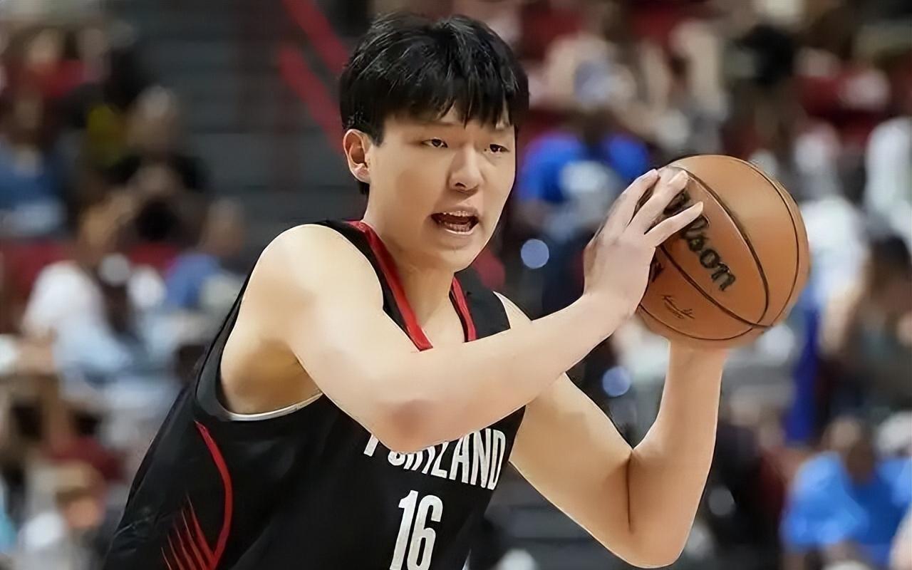 杨瀚森首秀打得挣扎,问题何在林书豪给建议!比卢普斯很信任他