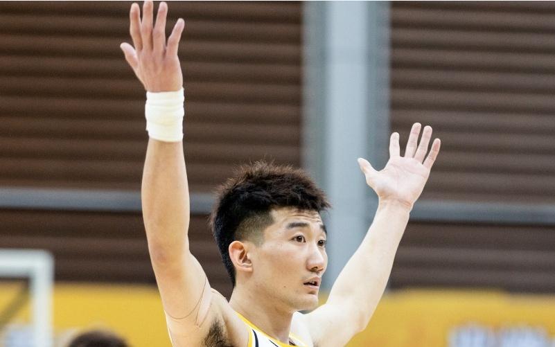 CBA杯:胡金秋缺席广厦险胜青岛孙铭徽13+10塔克22+7