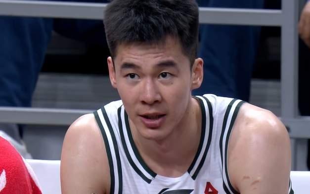 央视不播！今晚735，CBA焦点大战，郭昊文恶斗家乡球队，再冲40+