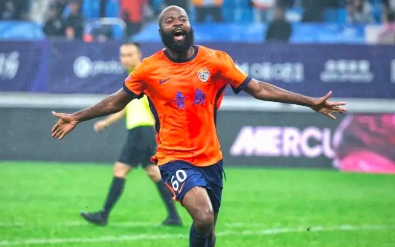 闹剧!中超球队陷入欠薪危机,遭外援威胁,已陷入恶性循环