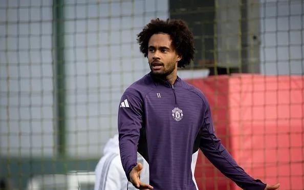 前曼联助教:考虑到齐尔克泽的年龄,我认为租借对他有好处