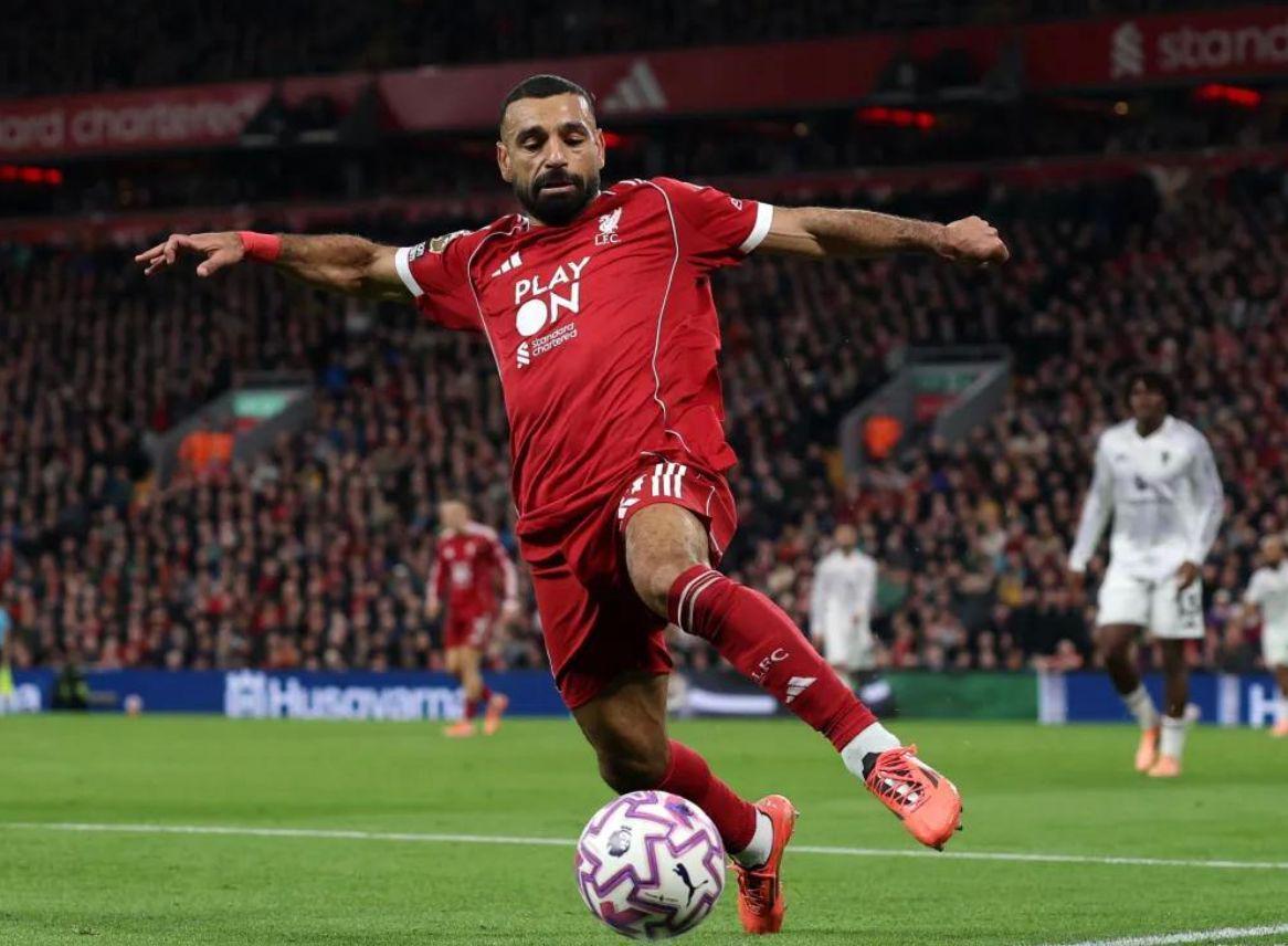 周薪40万镑!萨拉赫断崖下滑:8轮10次过人全败被批躺平该当替补