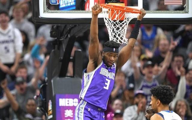 美记：国王与特伦斯戴维斯签下无保障合同后者很可能打发展联盟