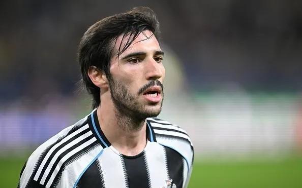 斯科尔斯:我更喜欢控制型中场,托纳利比赖斯更出色