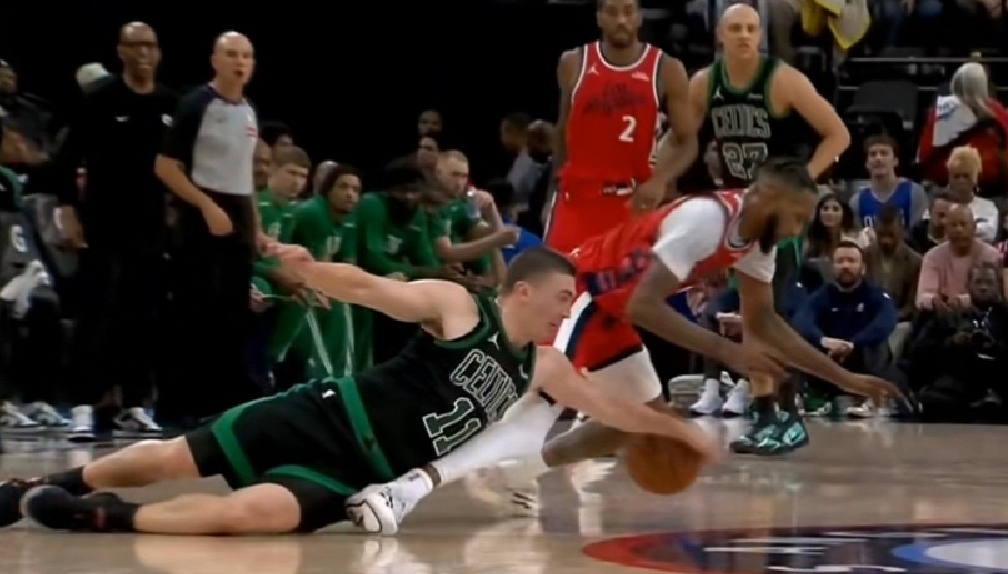 确诊了！膝盖重伤啊！快船主力前锋轰然倒下