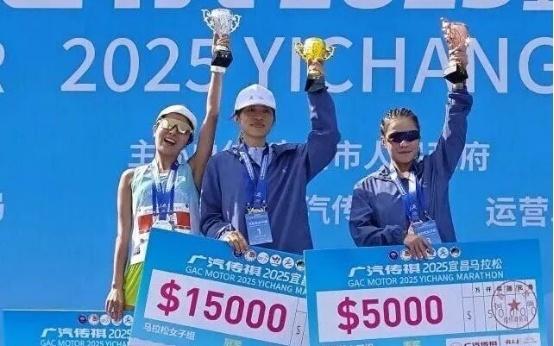 奖金超10万元，“最快女护士”张水华跑马再夺冠！