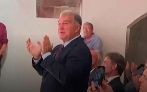 每体:拉波尔塔出席球迷聚会,表态球队将为欧冠冠军而战