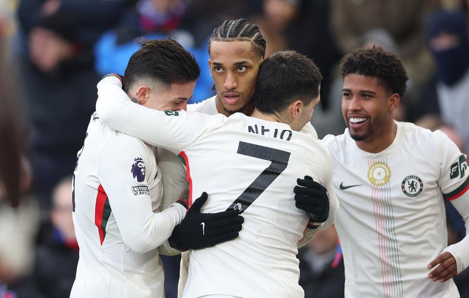 切尔西30十人水晶宫！双线3连胜升英超第418岁天才传射+一条龙