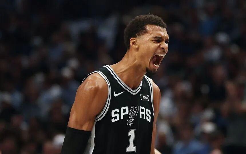 31+13+4盖帽！文班周最佳，来了少林寺武功这么强了