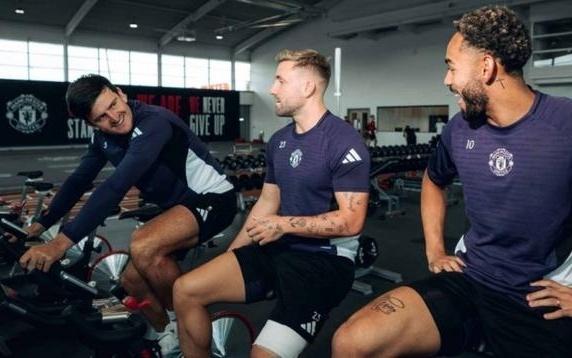 马奎尔:为曼联踢250场很荣幸卢克肖300场更优秀每个教练都选他