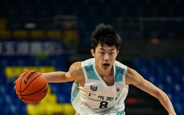 强强对话来了！山东对阵广东争4强席位，王证PK杨溢，央视不直播