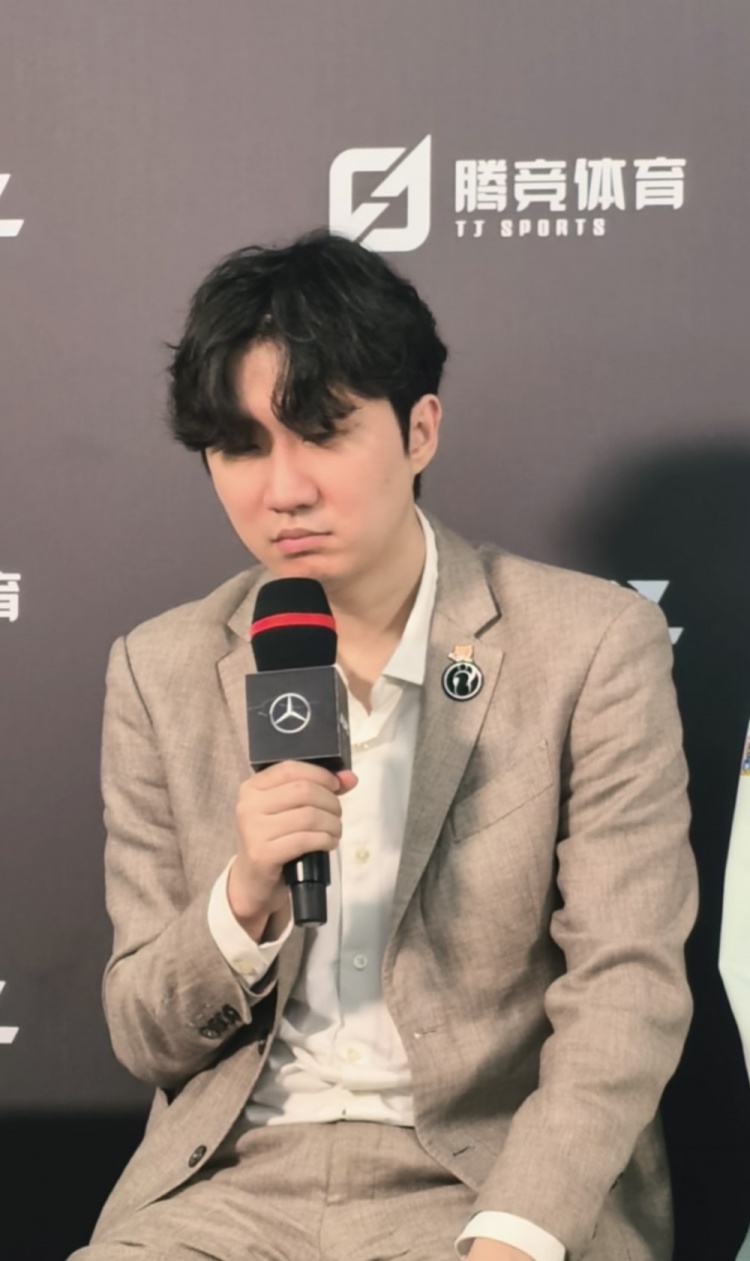 合着新版本只关注巢虫了iG教练：关于巢虫的时间改动说了很多