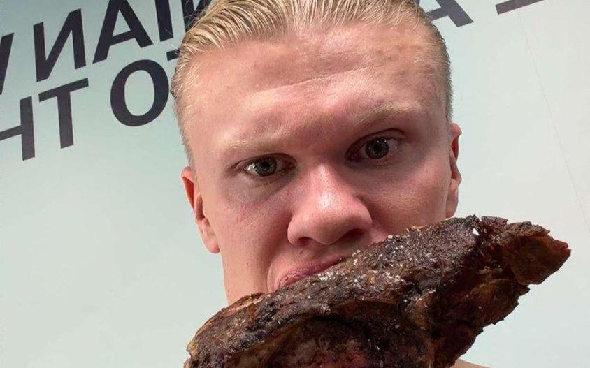 快速补充能量，哈兰德晒自己赛后吃烤