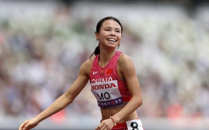 莫家蝶54秒63获小组第三，中国女子400米栏时隔16年再进世锦赛半决赛