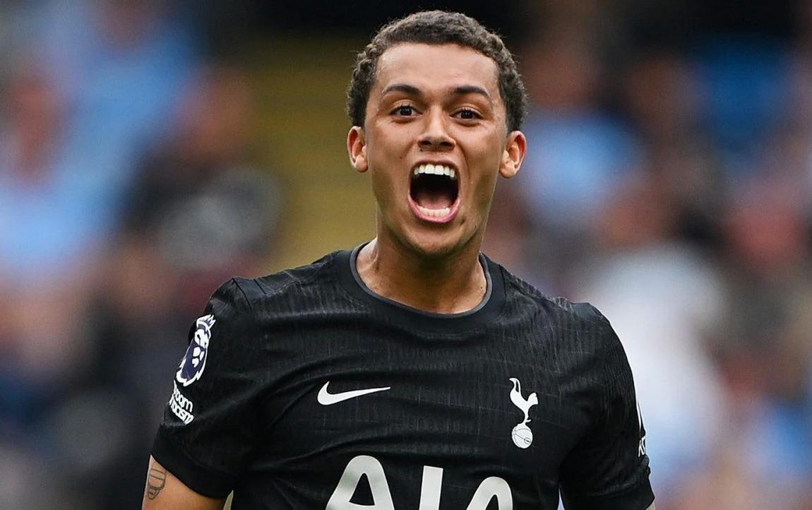 电讯报：水晶宫希望引进约翰逊，以补强