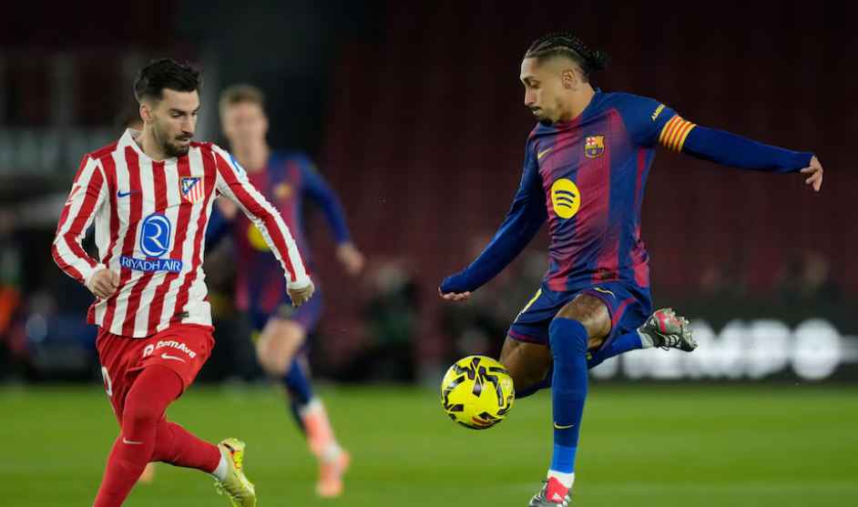 巴萨31逆转马竞!西甲5连胜领跑积分榜拉菲尼亚破门莱万丢点球