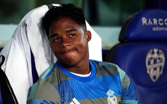 终于想通了!皇马19岁天才寻求外租他已5个月没球踢