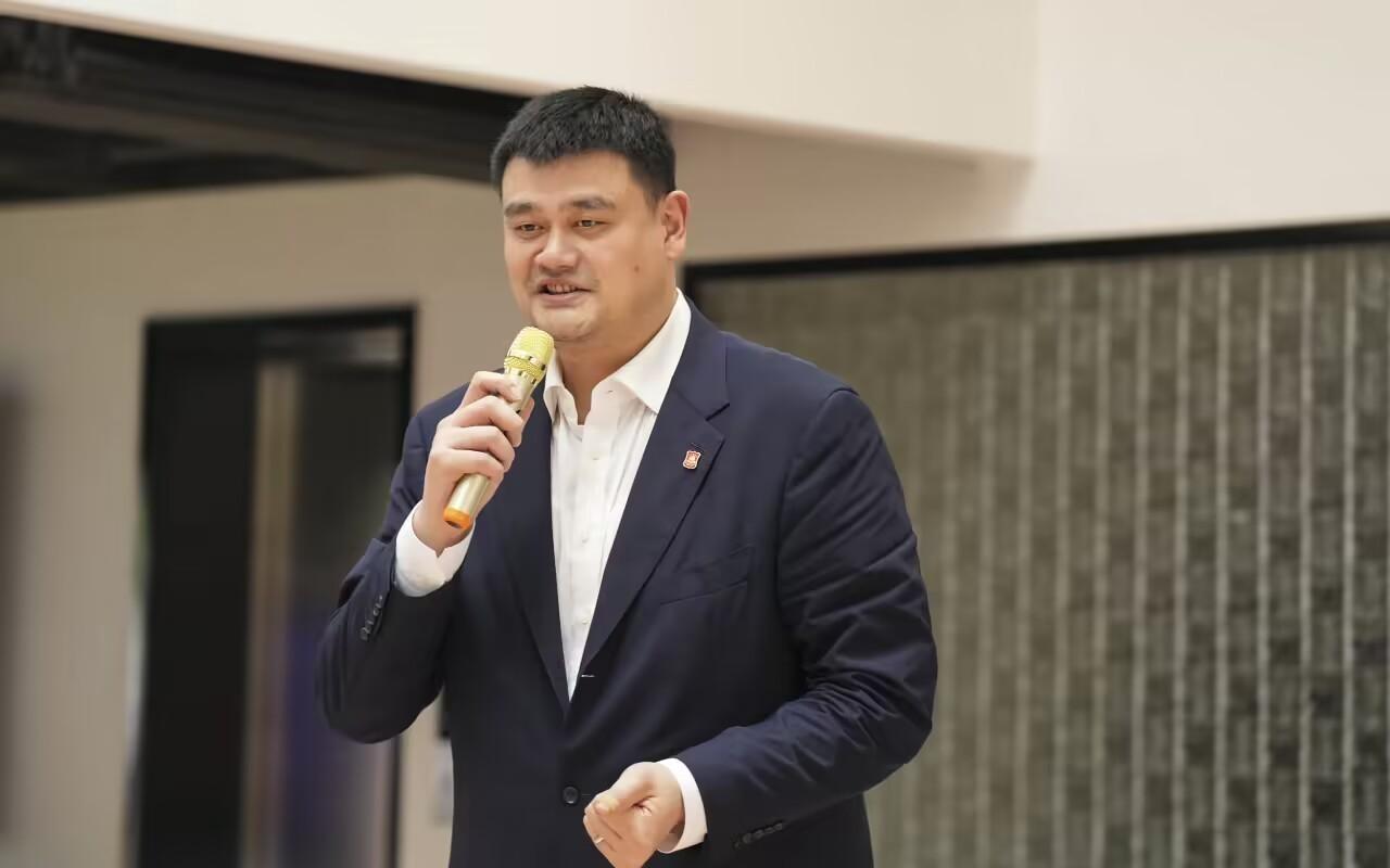 姚明谈中国男篮亚洲杯表现:猜到了能进决赛,没猜到能差点赢