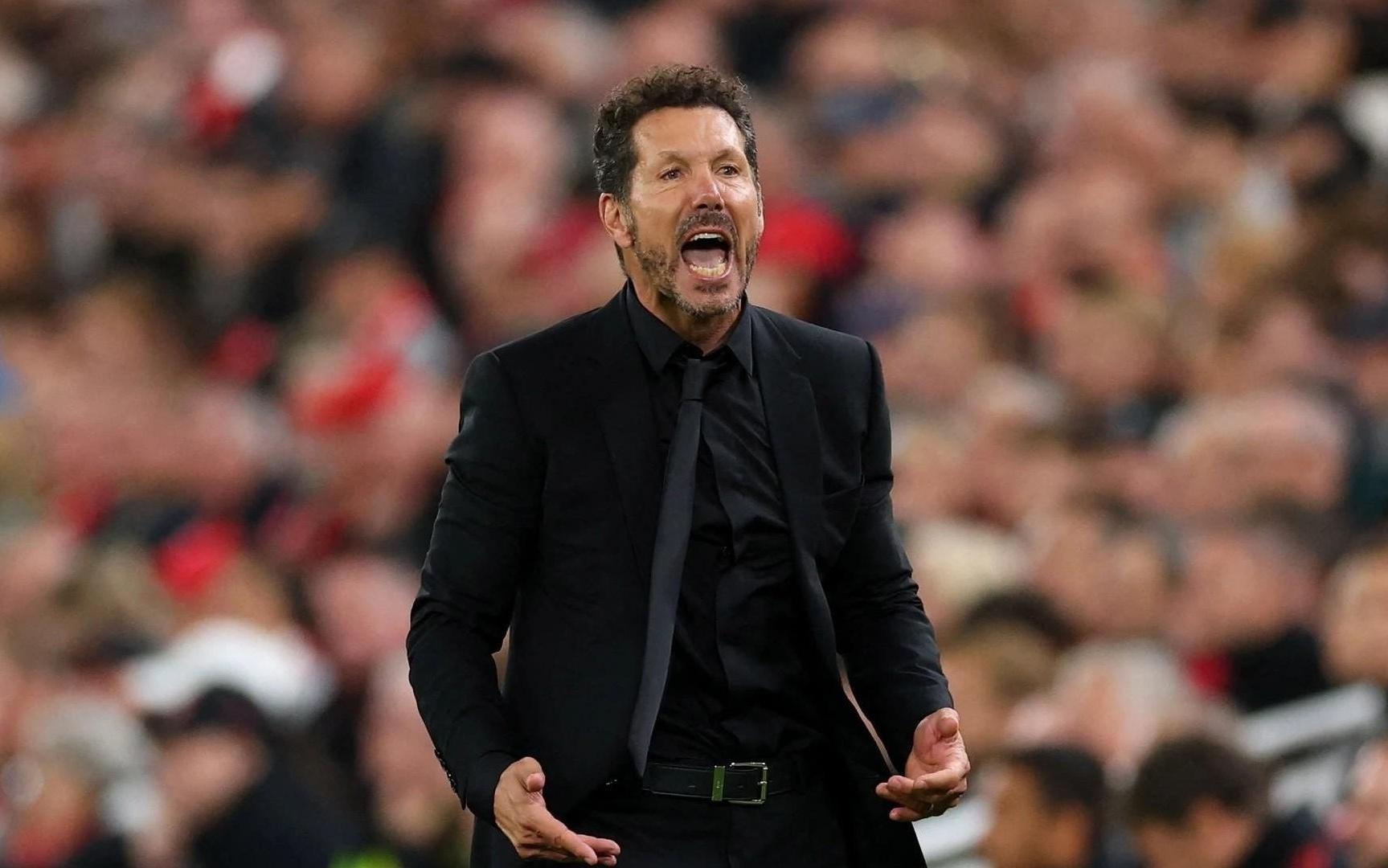 防线崩塌暴露深层次问题,西蒙尼标志性的风格没了