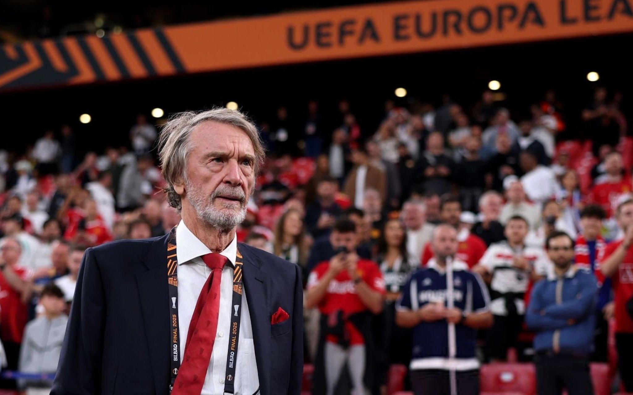 天空:尽管曼联上赛季收入创新高,但冬季转会窗不会进行豪购