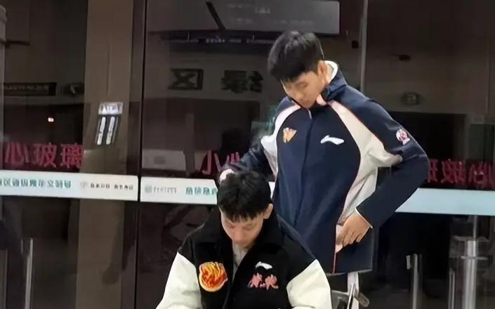 陈海涛震怒！杜锋约战迪亚洛，2大内线选择硬刚