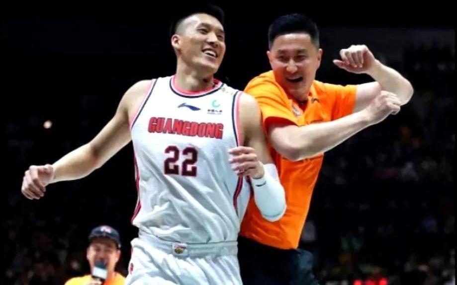 CBA新赛季版权博弈:咪咕续约悬而未决,全场次观赛成球迷期待