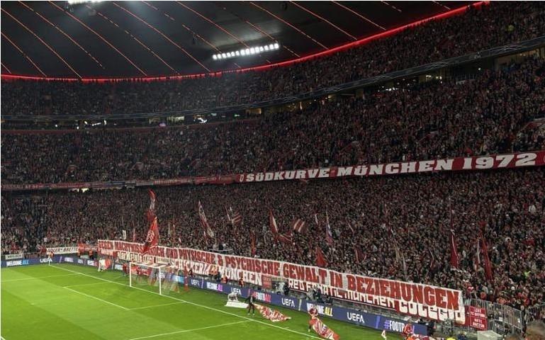 再次抗议,拜仁球迷在欧冠赛前拉横幅反对博阿滕回俱乐部实习