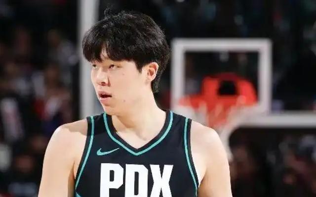 詹姆斯复出首战仅比杨瀚森多2分，但