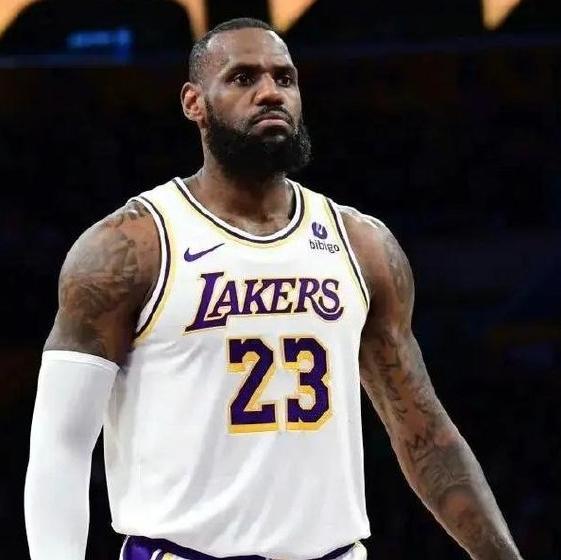 蒂格：詹姆斯应该退役，他总是打出新秀数据，是乔丹在奇才的翻版