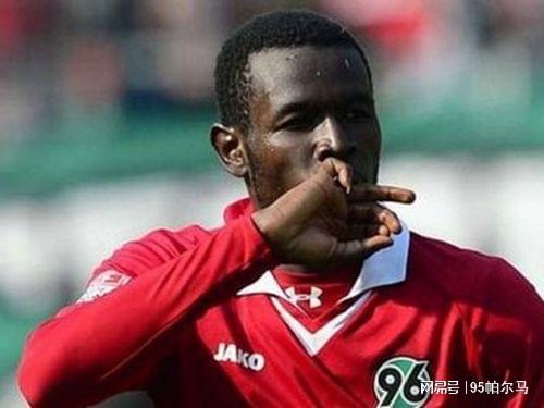 9分钟帽子戏法的天才，加盟曼联进1球，新生回英超变豪门杀手