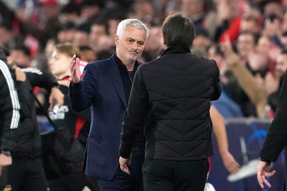 62岁穆帅里程碑战KO孔蒂!率队从4连败到2连胜,欧冠晋级希望重燃