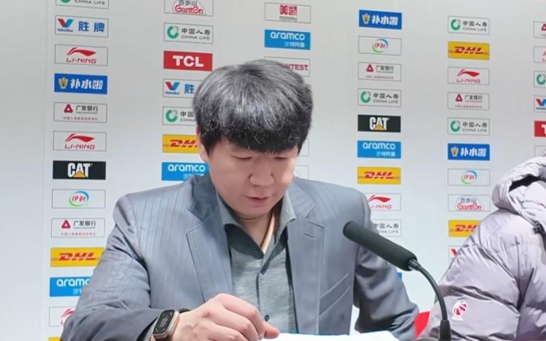 胜广厦发布会！邱彪直指抢上半场，不满对布朗防守，点赞3将发挥