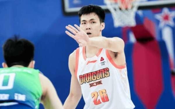 真香！CBA“菜鸟”再砍30+，5场比赛场均22分，网友迟早进国家队