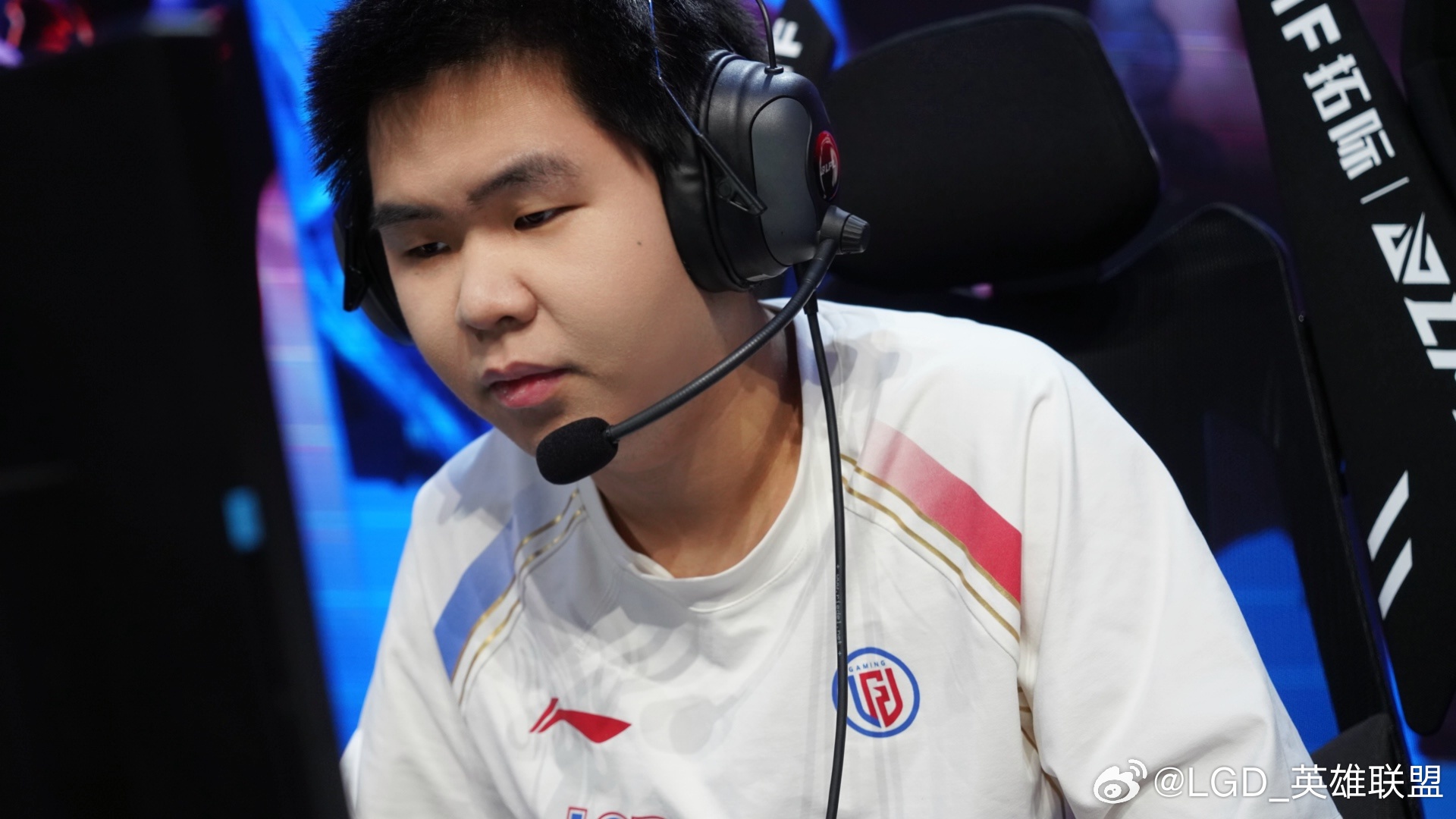LPL自己的Chaovy！LGD中单Haichao发文：我现在的心情是啊啊啊啊