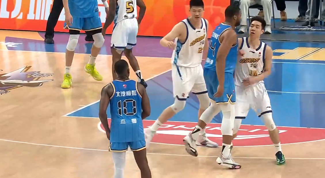 随着广东8轮全胜，广厦送北京首败，CBA最新积分榜有变：榜首易主