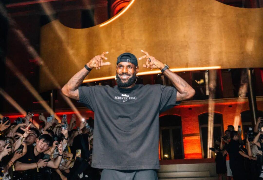 詹姆斯中国行，谁是赢家